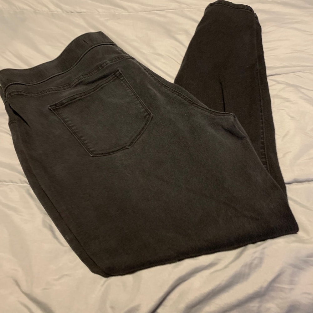 Skinny black jeans